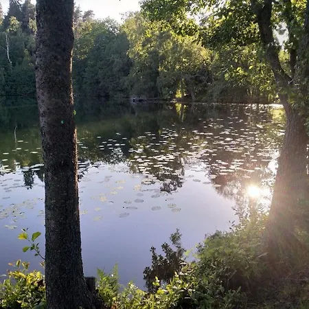 Kotoisa Parkkipaikallinen Kaksio Kangasalan Keskustassa アパート カンガサラ