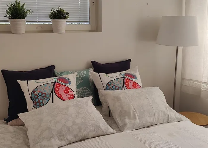 Kotoisa Parkkipaikallinen Kaksio Kangasalan Keskustassa 아파트 캉아살라