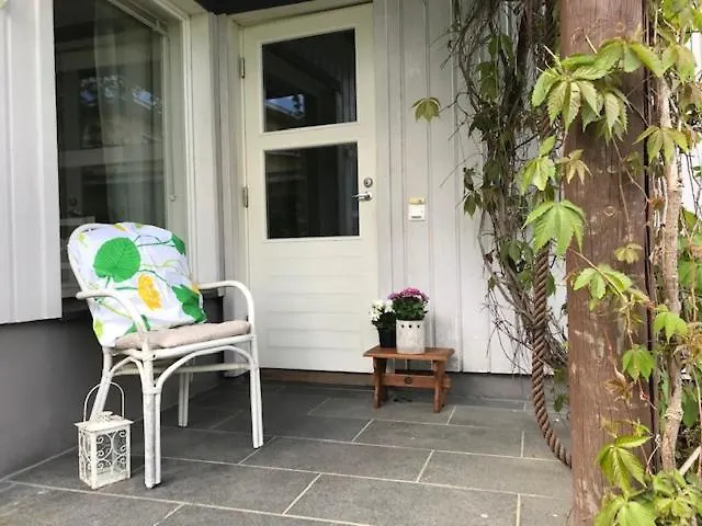 Kotoisa Parkkipaikallinen Kaksio Kangasalan Keskustassa 아파트 캉아살라